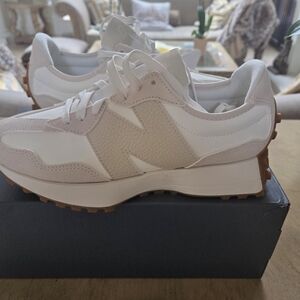 New Balance Lifestyle 327 Women's Cream and White Sneakers. Brand new! Size 8.5